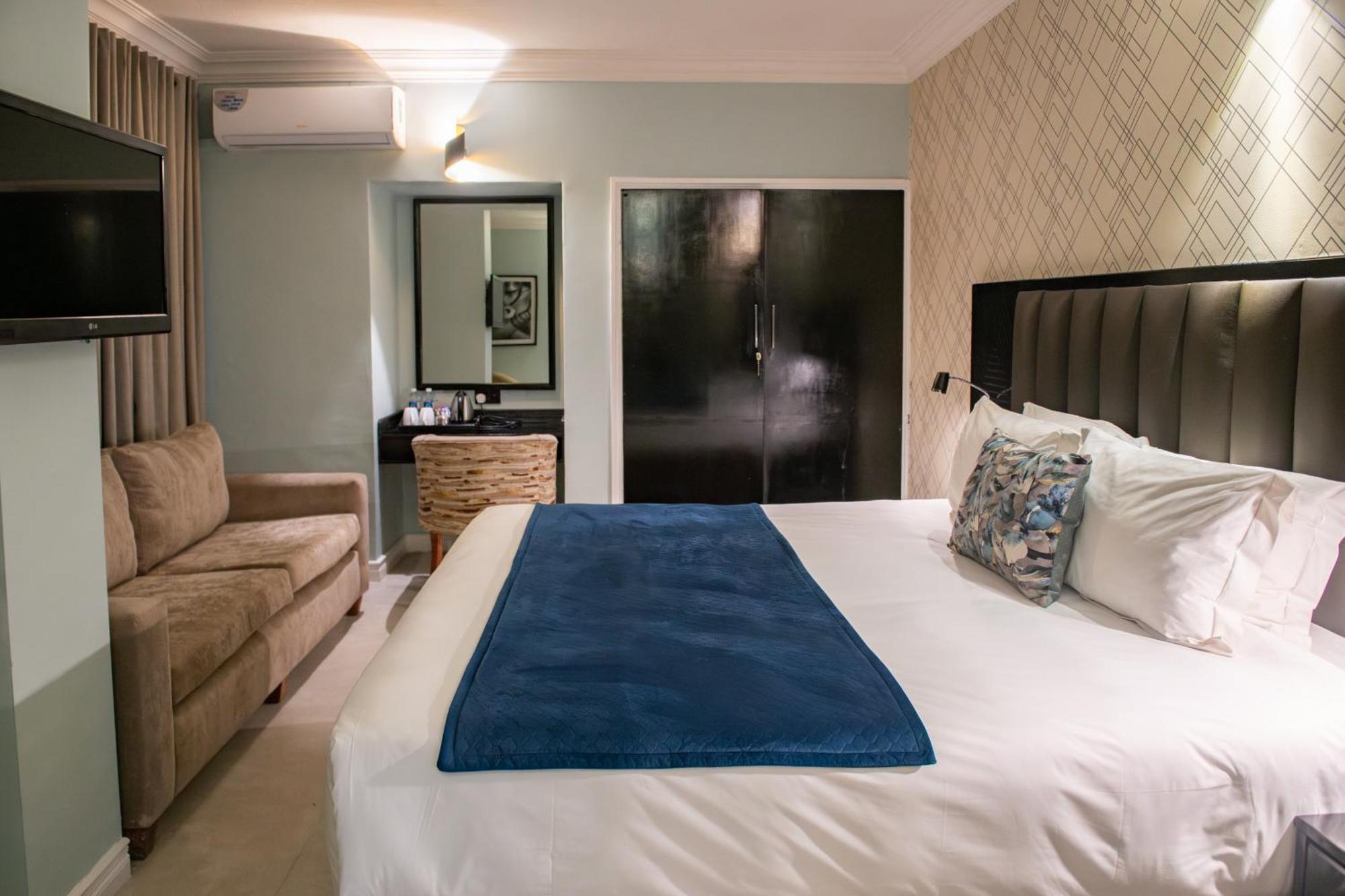New Ambassador Hotel Harare Eksteriør bilde