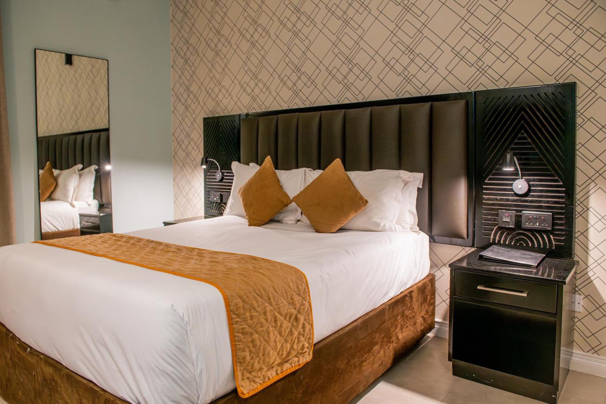 New Ambassador Hotel Harare Eksteriør bilde