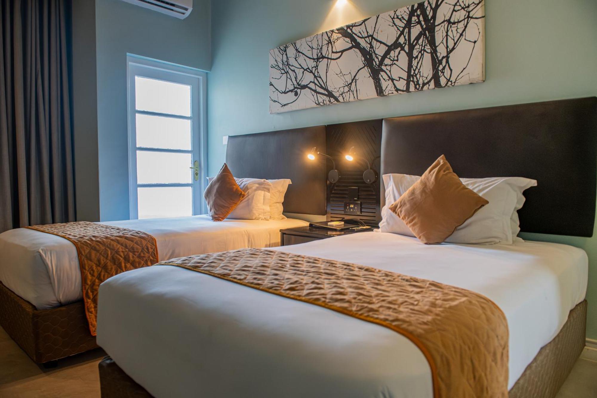 New Ambassador Hotel Harare Eksteriør bilde