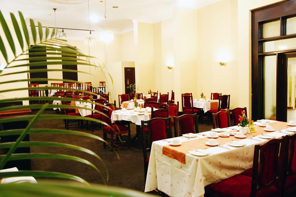 New Ambassador Hotel Harare Eksteriør bilde