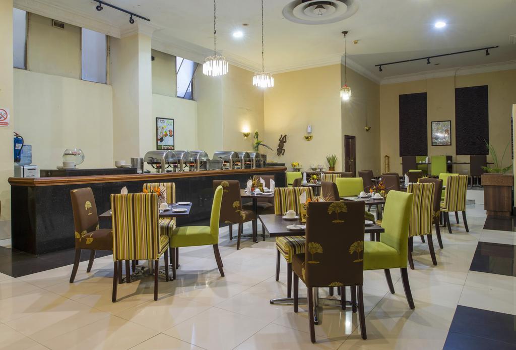 New Ambassador Hotel Harare Eksteriør bilde